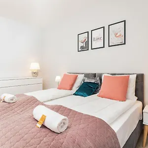  Apartament Center By Renters Polska